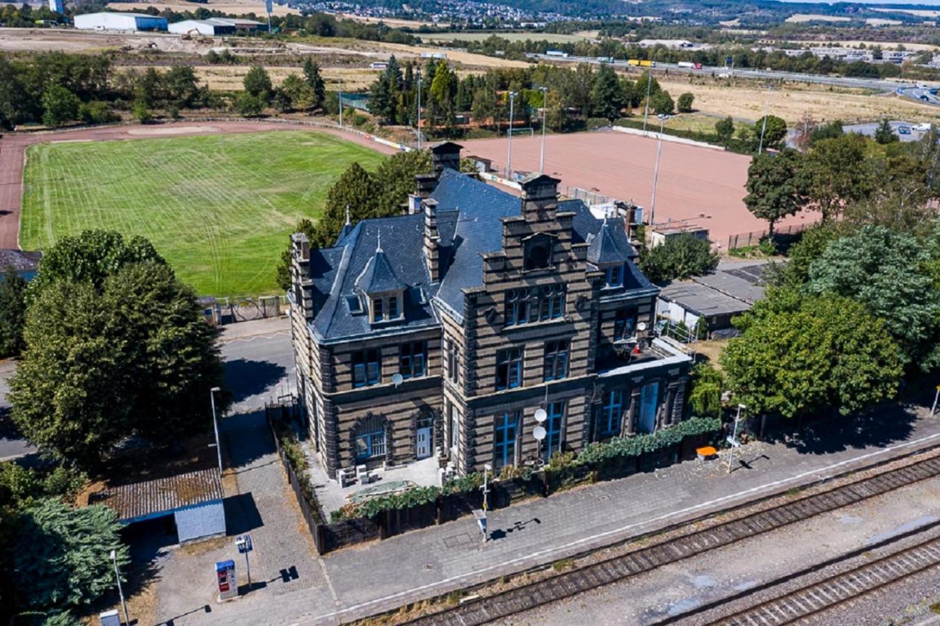 Wohnen Wie Im Schloss - Alter Bahnhof Von Kruft Buitenkant foto