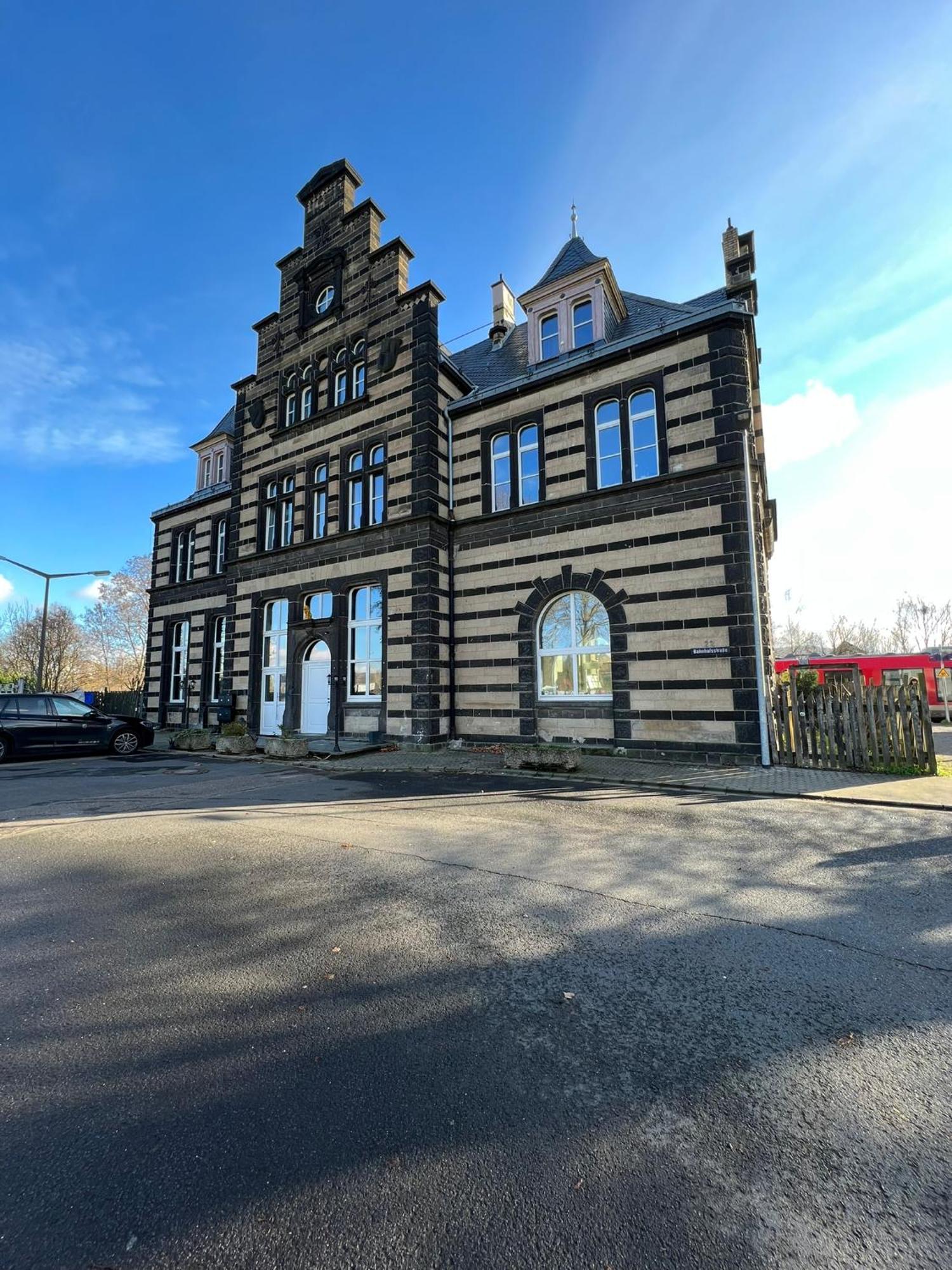 Wohnen Wie Im Schloss - Alter Bahnhof Von Kruft Buitenkant foto
